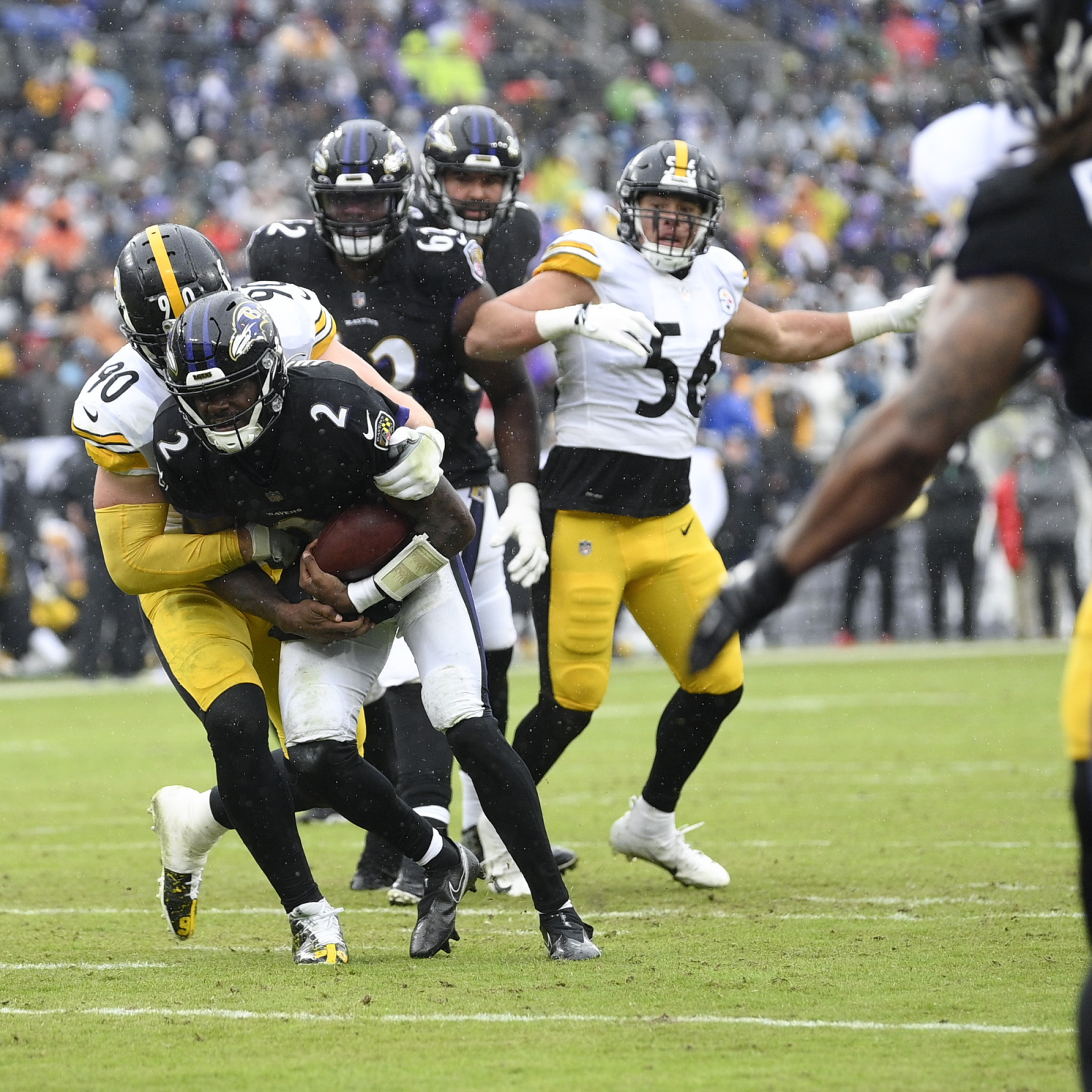 UPDATE: Steelers' T.J. Watt ties Giants' Michael Strahan's single-season  sack record 