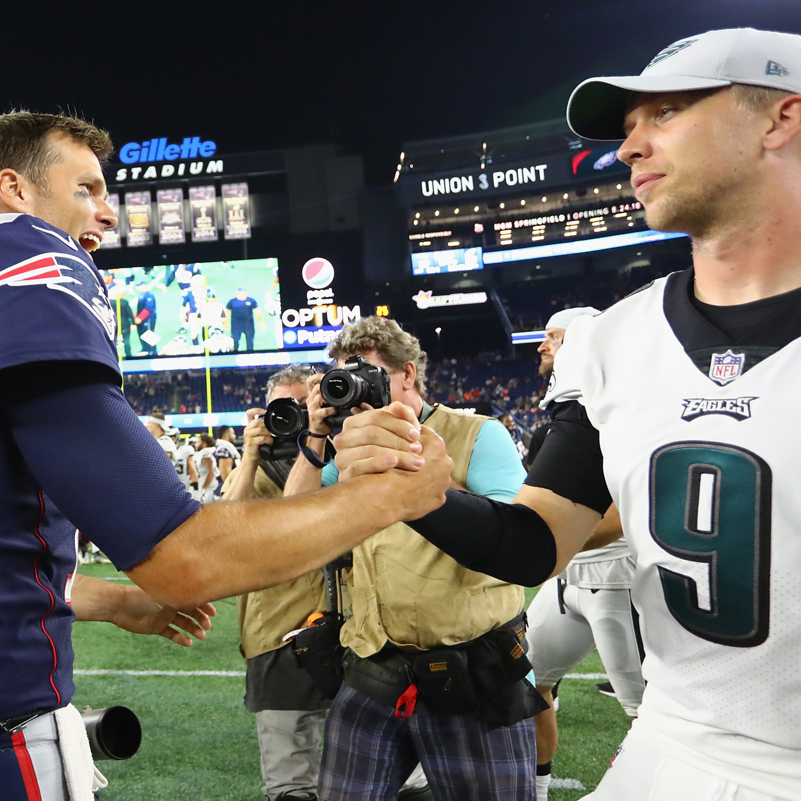 Tom Brady, Nick Foles get that Super Bowl LII moment 6 months