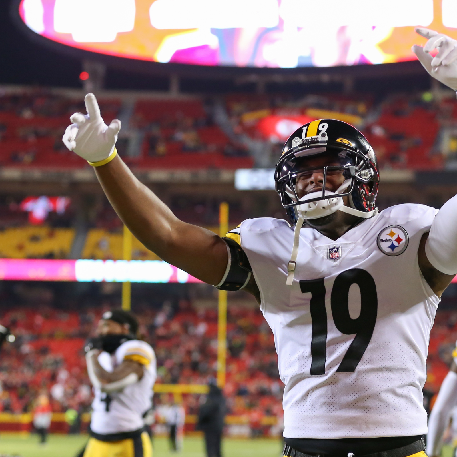 First Call: JuJu Smith-Schuster describes recruitment to K.C.; predictions  for Cam Sutton's contract; big Super Bowl TV ratings