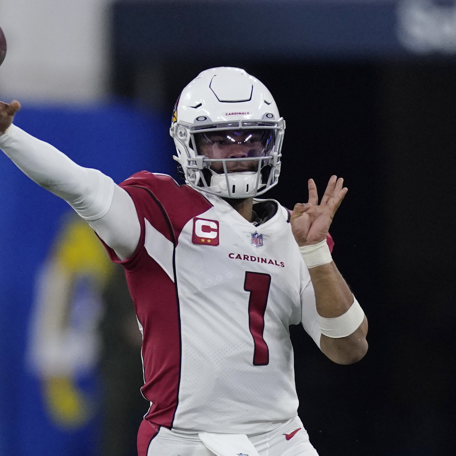 Kyler Murray's storm with Cardinals: the QB is frustrated as Arizona asks  him for leadership