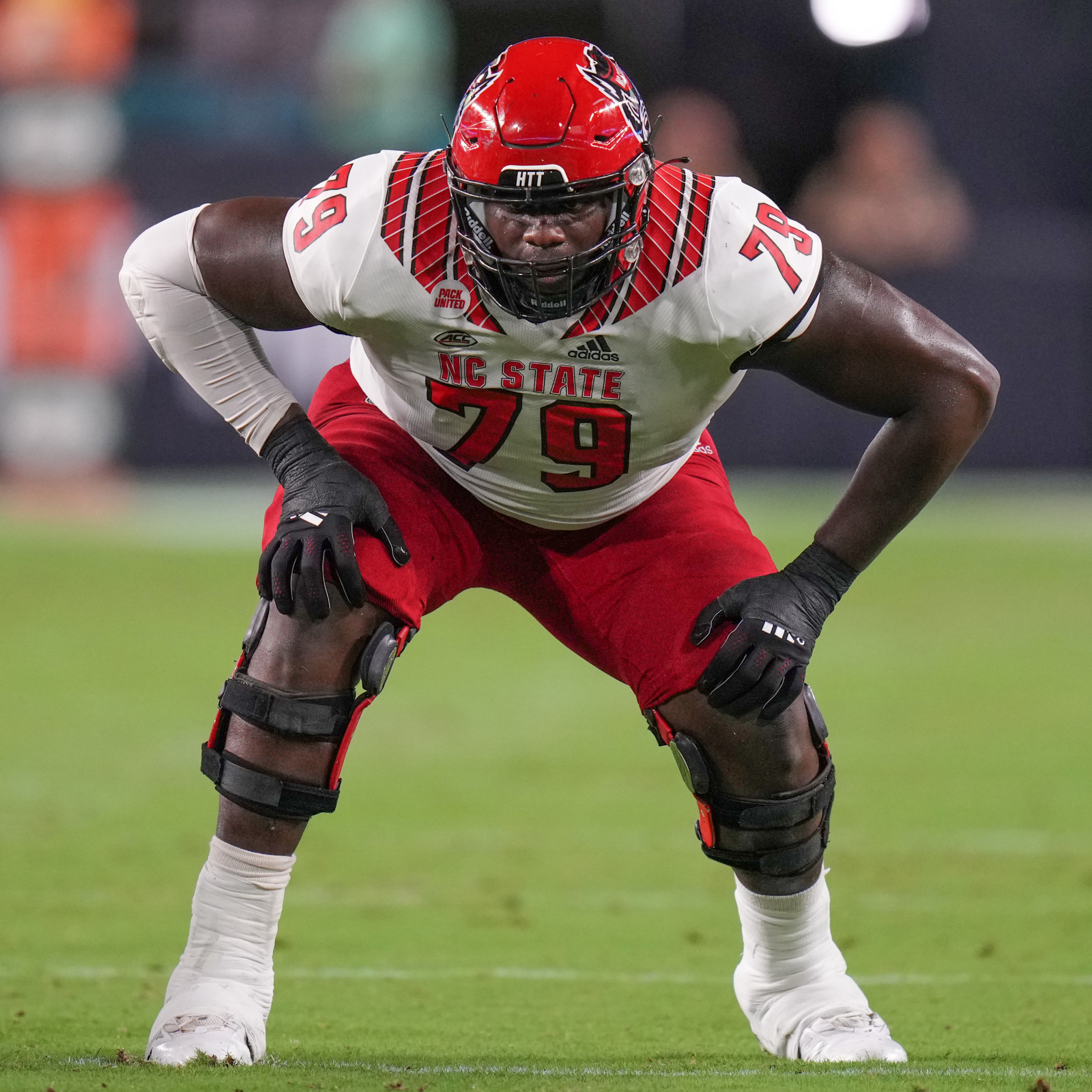 Panthers agree to terms with 1st-round pick Ikem Ekwonu