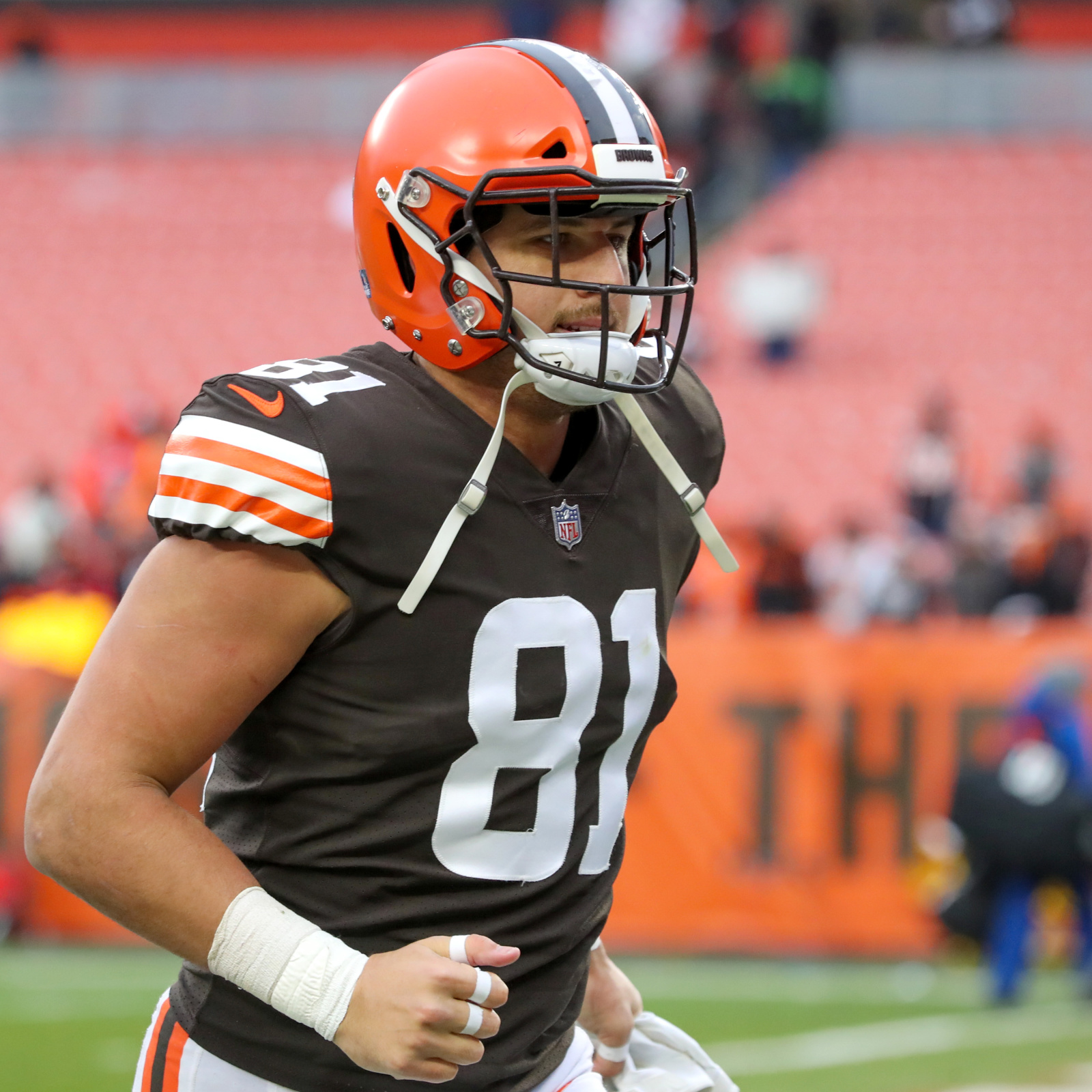 Browns Rumors: Austin Hooper Expected to Return Despite Njoku Receiving  Franchise Tag, News, Scores, Highlights, Stats, and Rumors