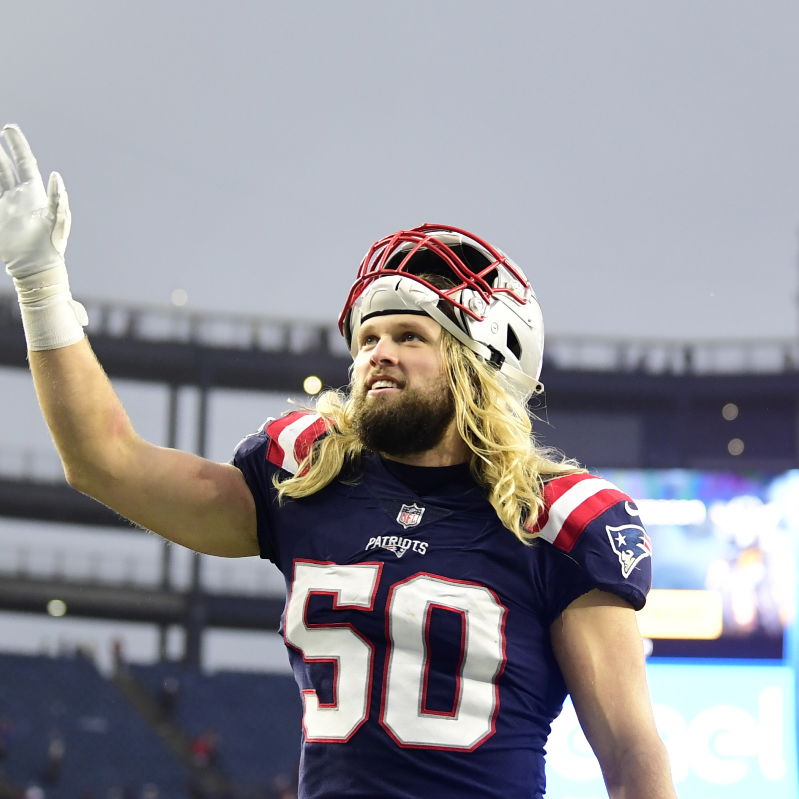 Patriots officially re-sign linebacker Ja'Whaun Bentley