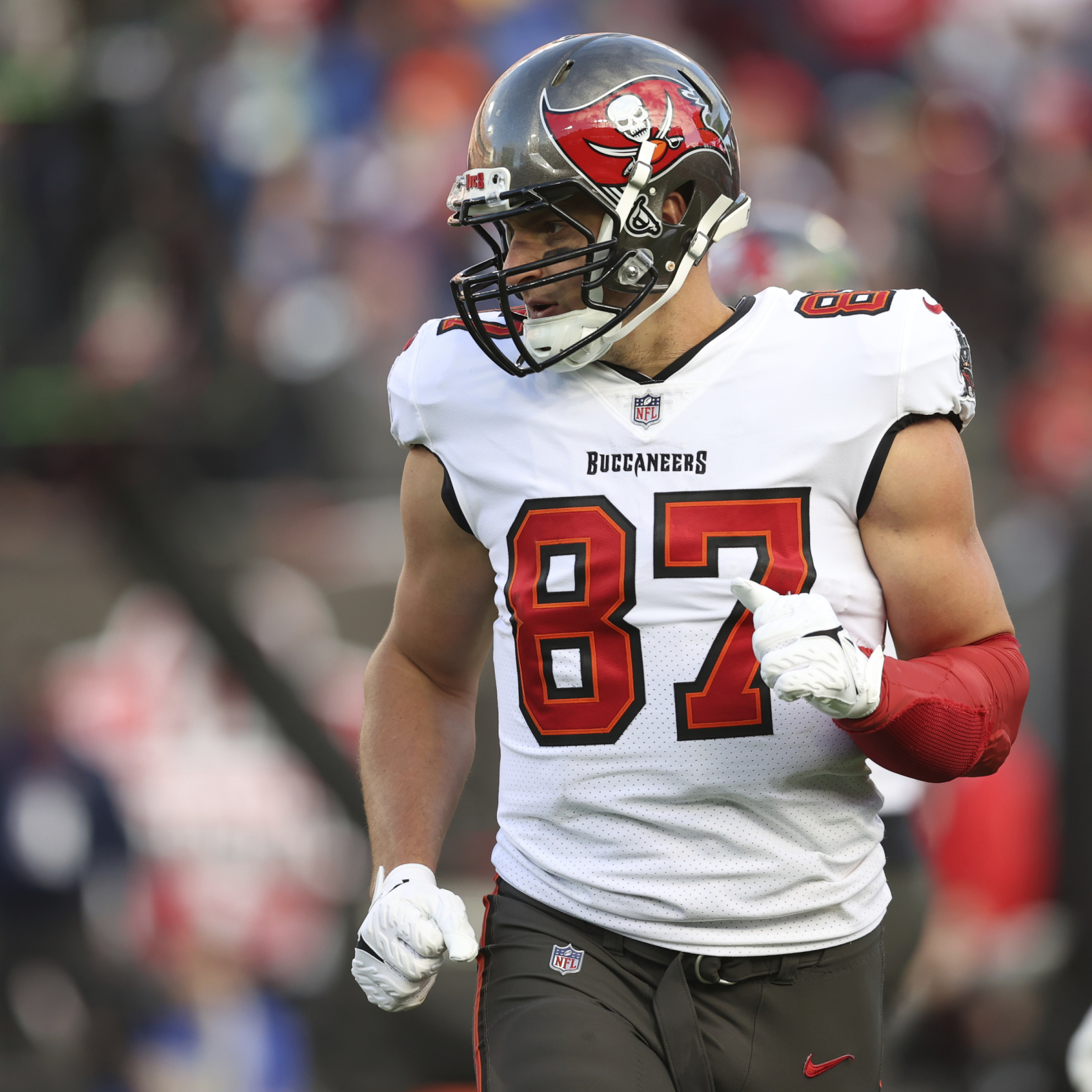 Rob Gronkowski guarantees a return to Buccaneers, but under one condition - Tampa  Bay Buccaneers, BucsGameday