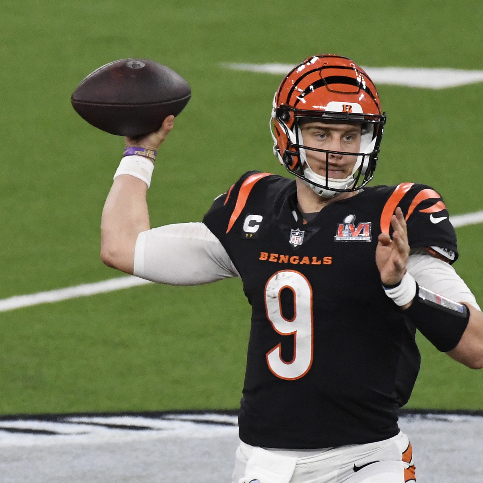 ESPN] Mike Brown wants to keep Joe Burrow long term : r/bengals