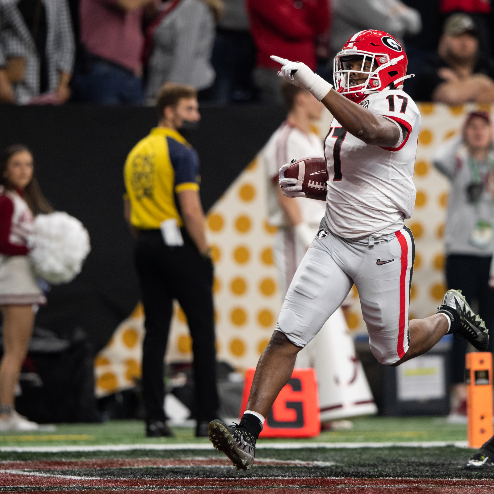 Eagles' Nakobe Dean used to study this LB in college. Now he's