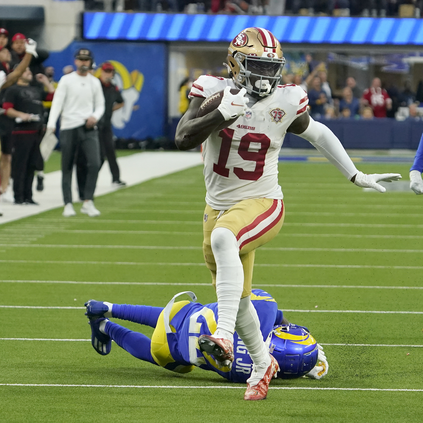 Deebo Samuel Wore Golden Air Jordan Cleats in 49ers Game - Sports