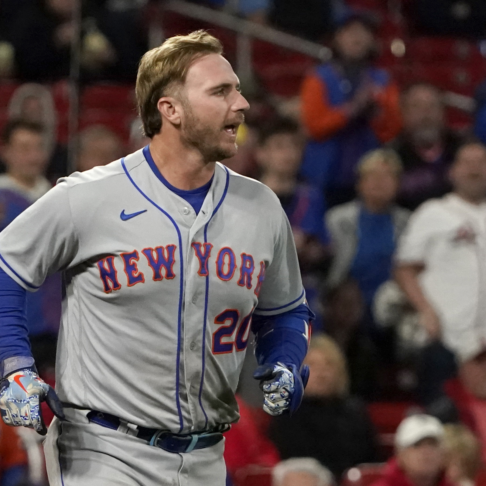 Cardinals rookie gets back 1st-hit ball after Mets' Alonso throws it into  the stands - NBC Sports