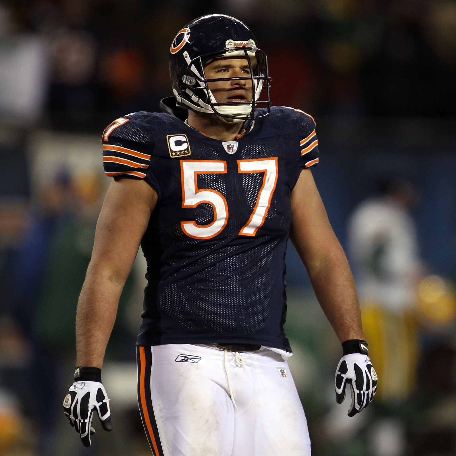 Ex-Bear center Kreutz quits Saints