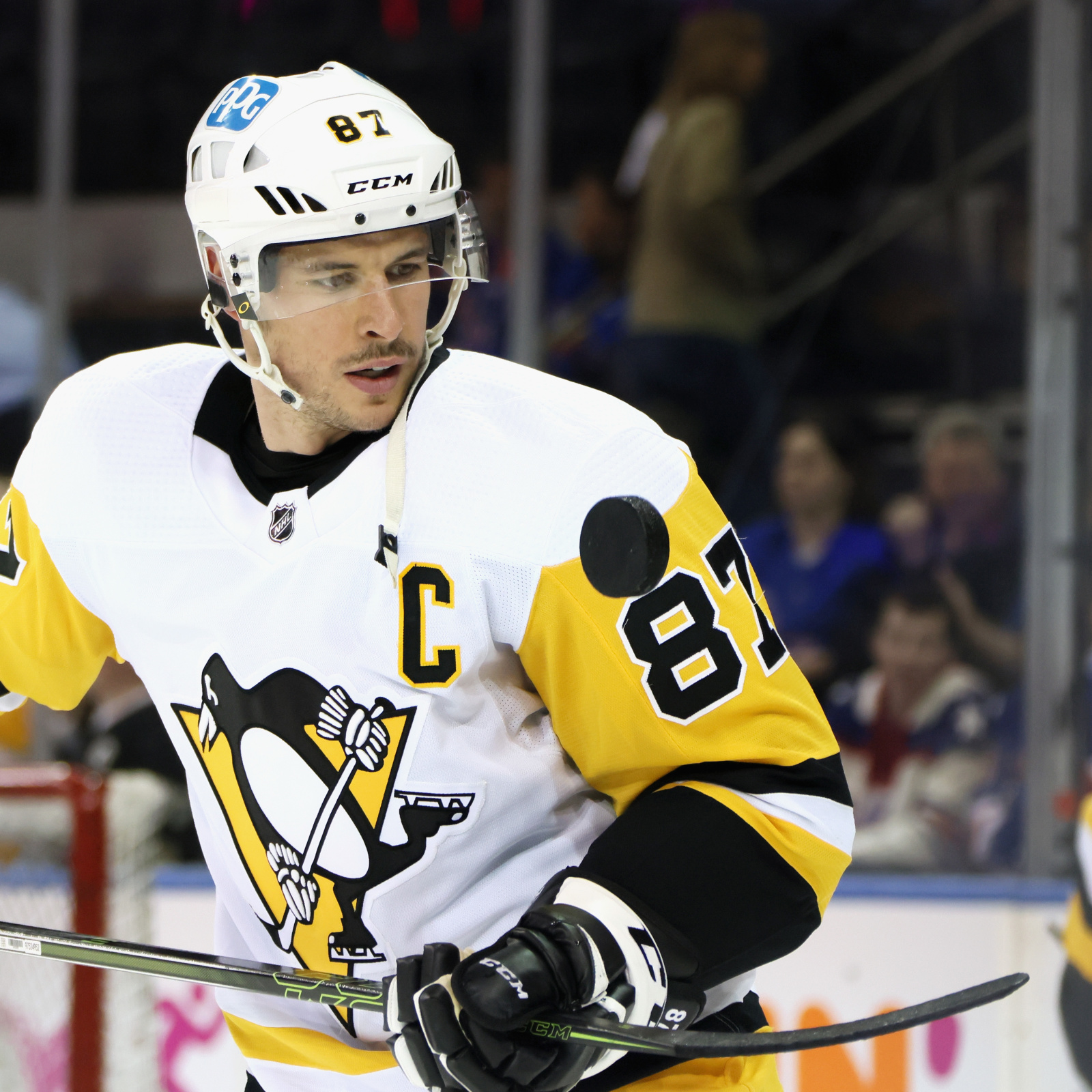 Sidney Crosby injury: Latest on Penguins star's upper-body injury