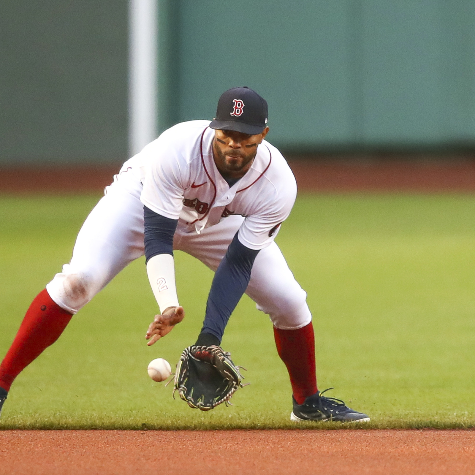 Xander Bogaerts injury: Red Sox shortstop dealing with sore shoulder,  should be fine for Opening Day - DraftKings Network