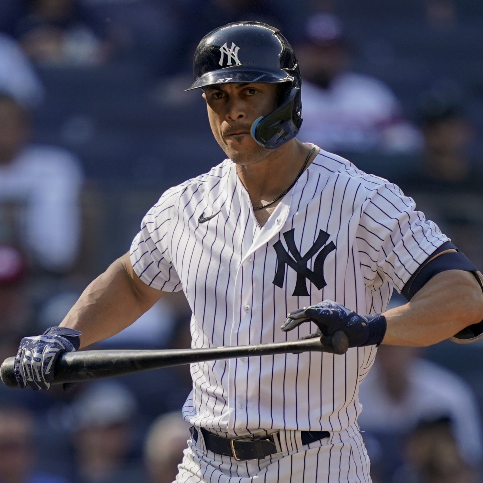 Yankees' Tim Locastro shelved with lat strain