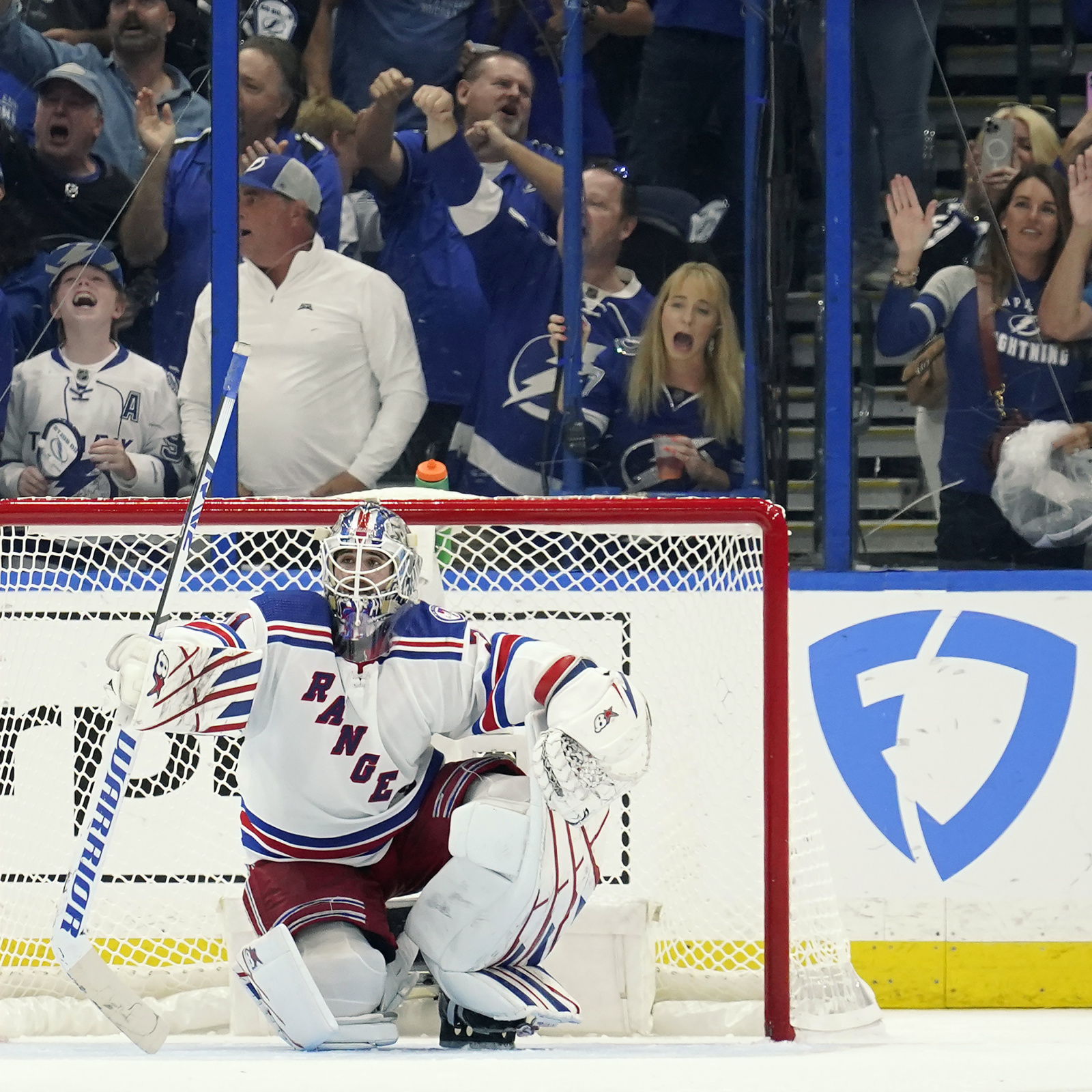 Rangers make statement by outgunning Lightning