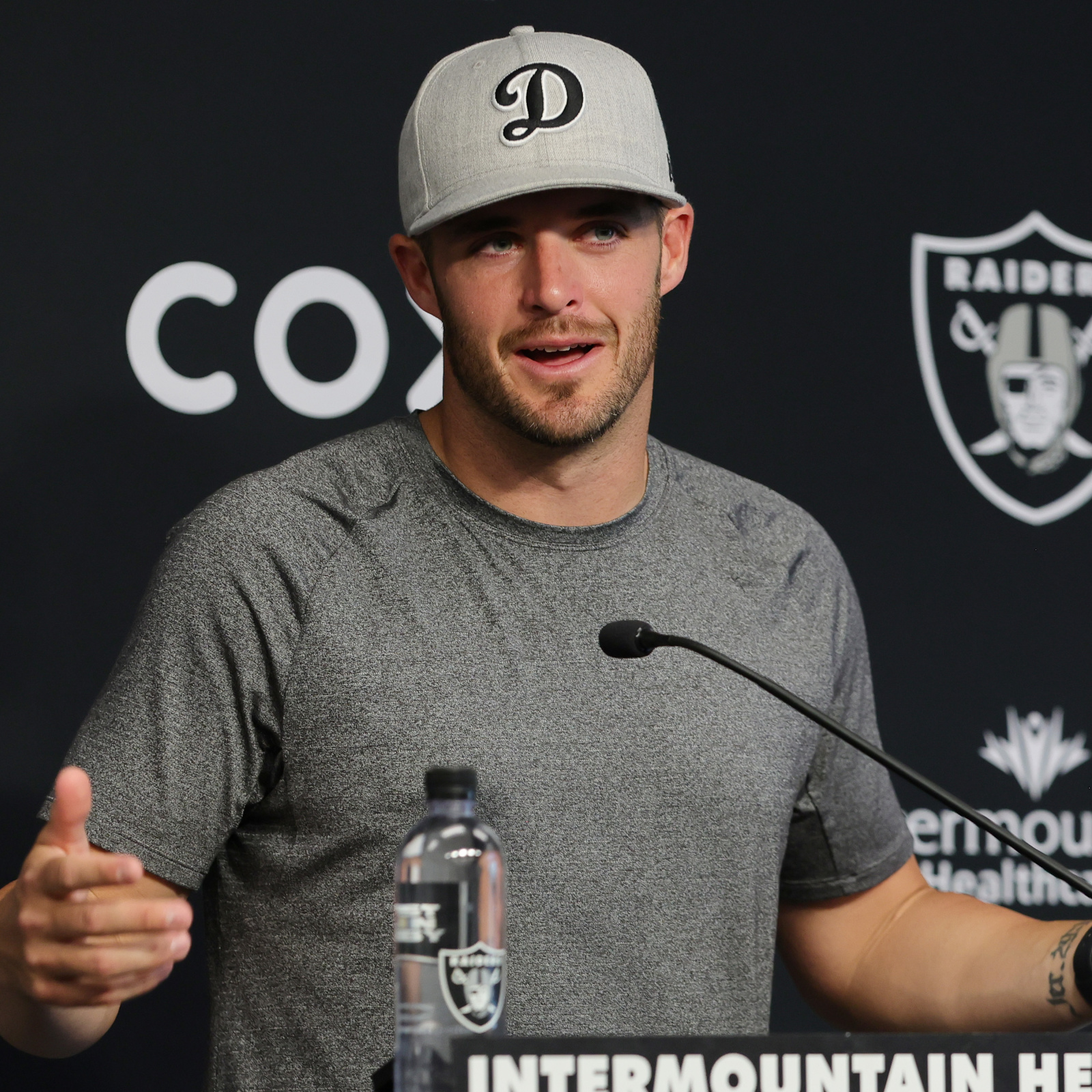 Raiders' Derek Carr Breaks Silence on Colin Kaepernick Workout