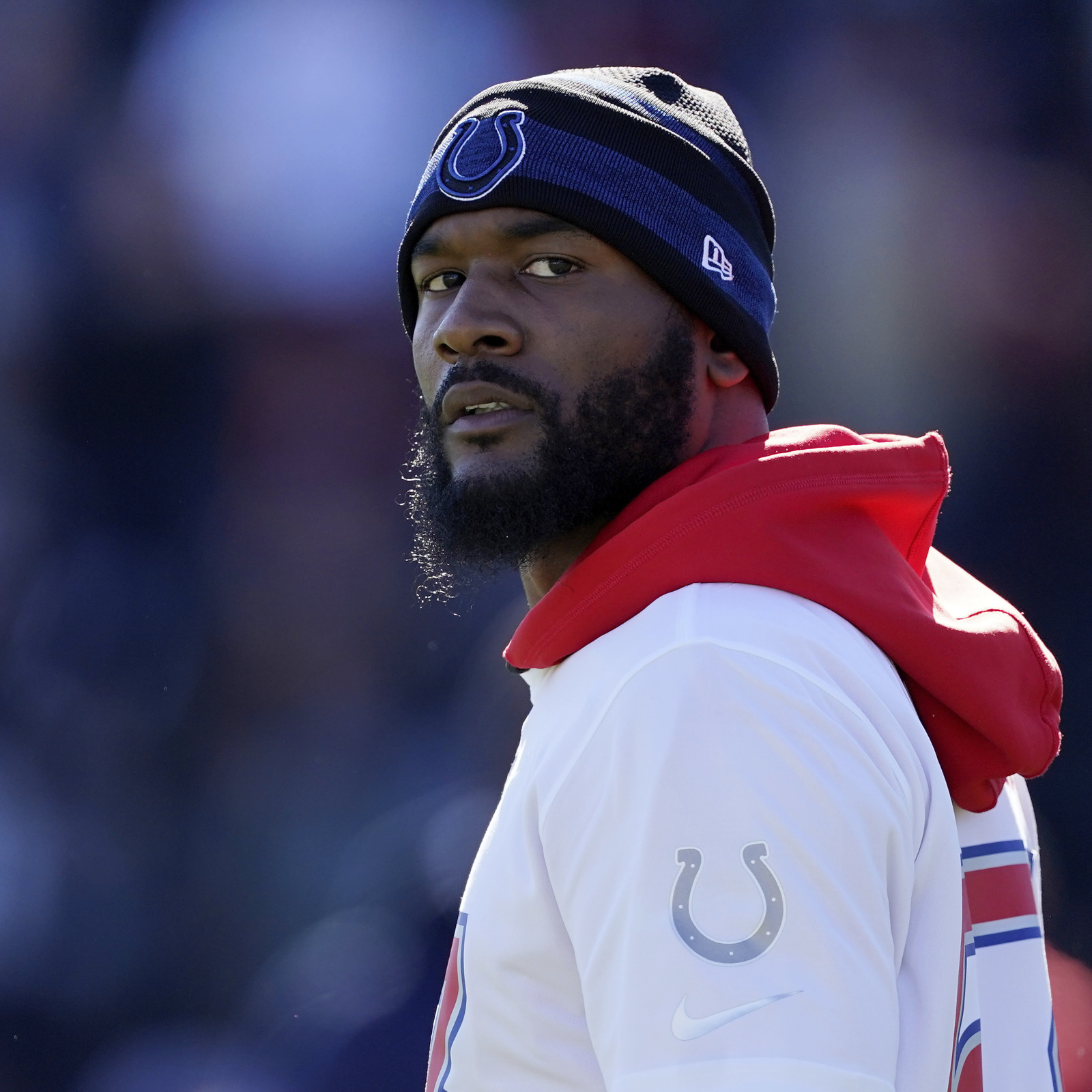 Colts' Darius Leonard returns after suffering knee injury vs. Dolphins