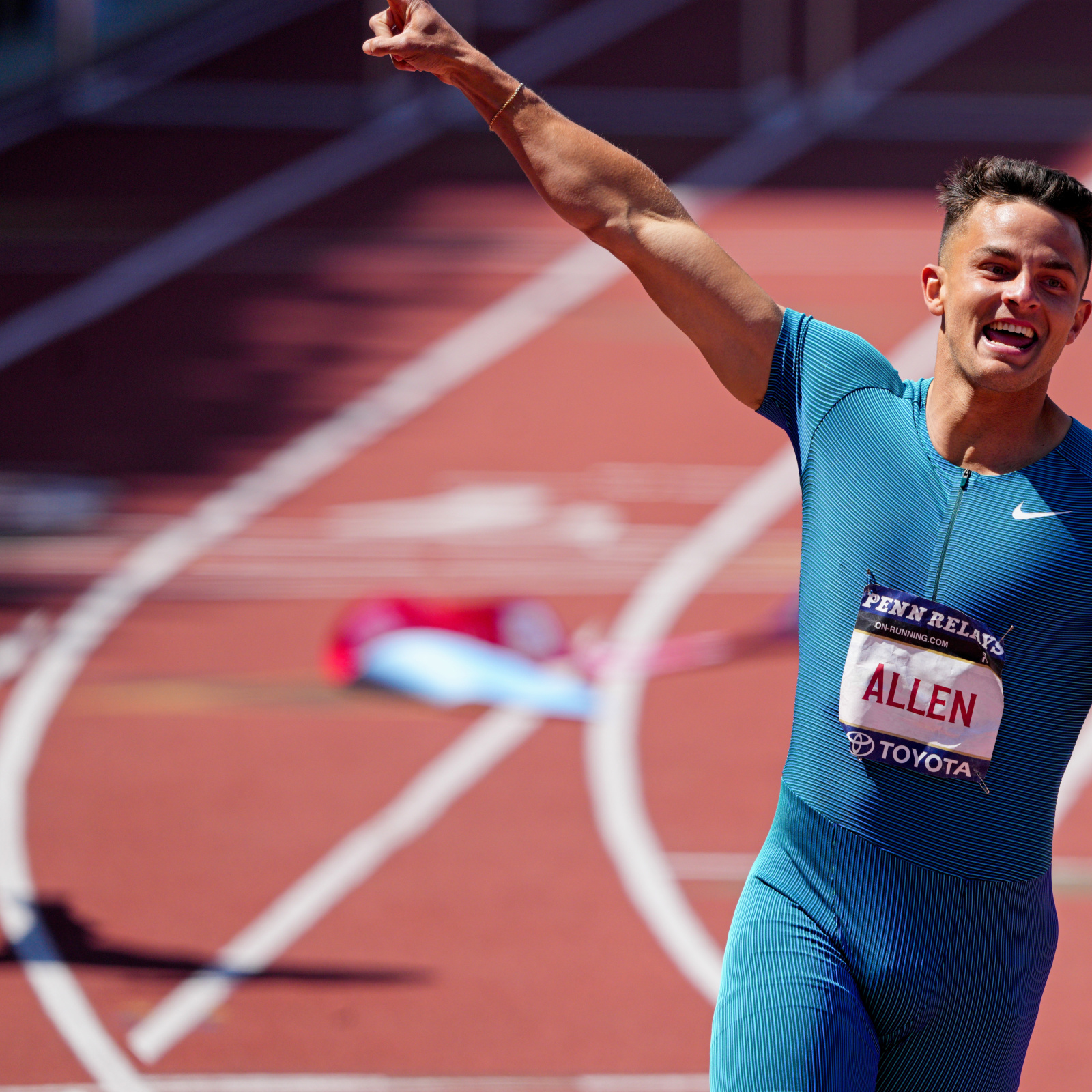 Philadelphia Eagles WR Devon Allen runs third-fastest 110-meter hurdles  ever with time of 12.84 - ESPN