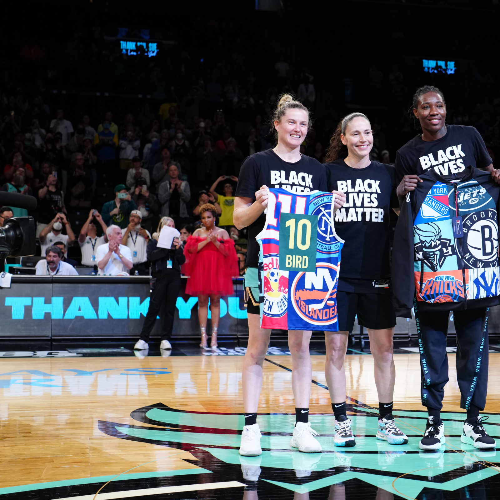 LA Sparks unveil new home court for 2021 WNBA Season 