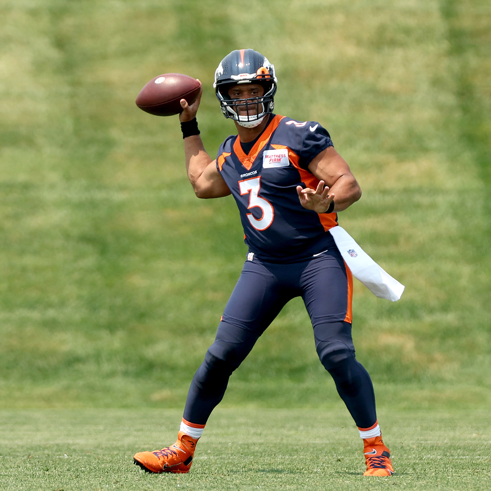 Russell Wilson has top-selling jersey in NFL since his Broncos debut