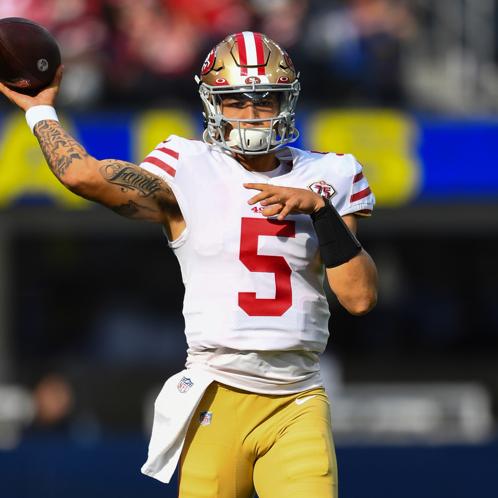 Analysis: 49ers stars deliver late, stave off collapse