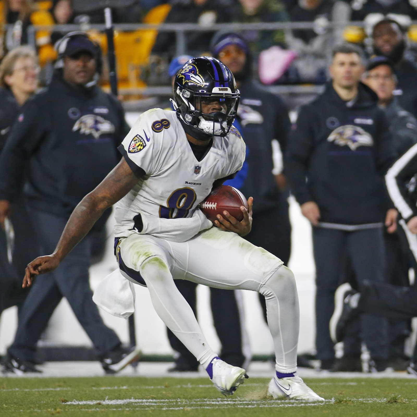 Baltimore Ravens' Lamar Jackson breaks Michael Vick's single