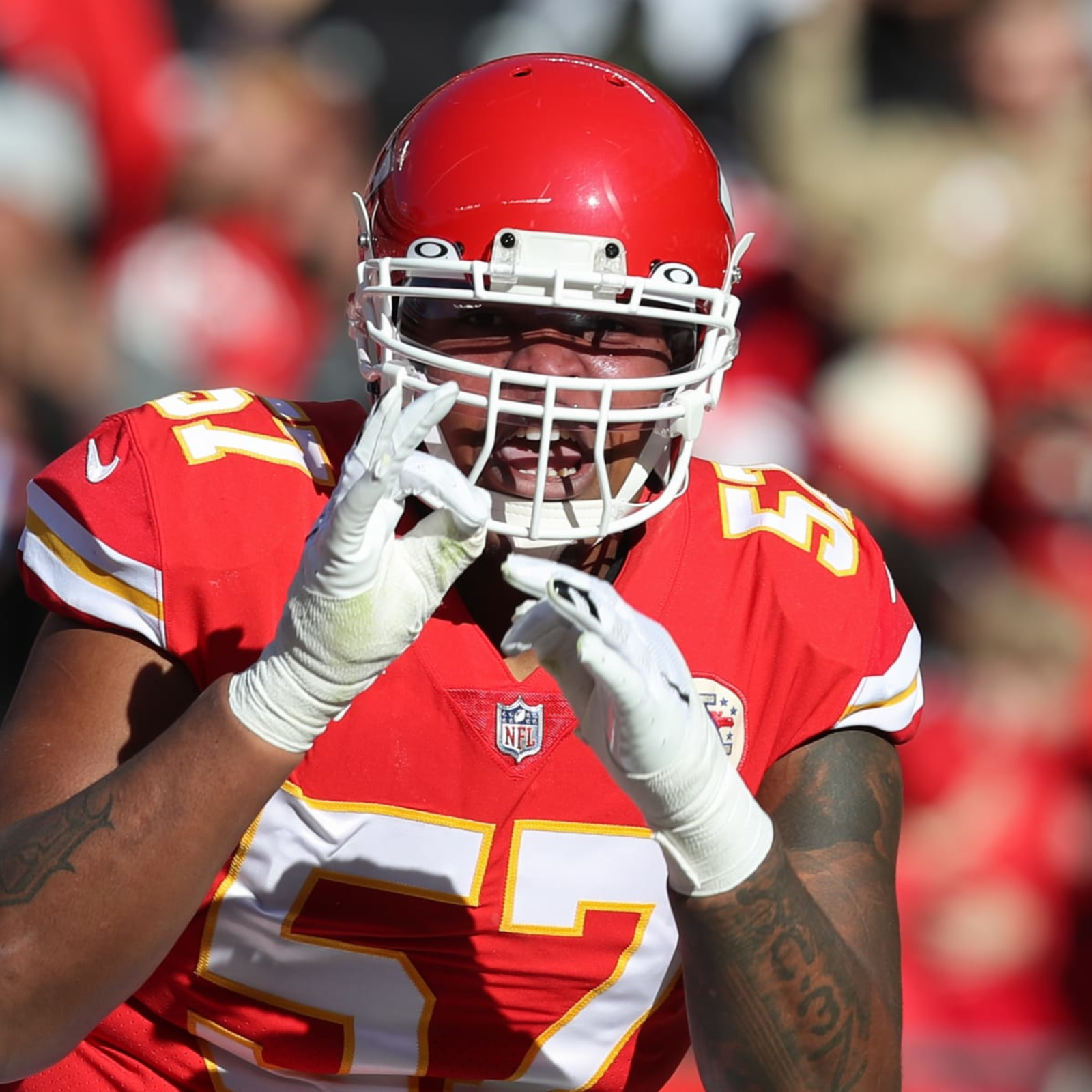 Chiefs LT Orlando Brown Jr. wearing No. 57 to honor his father, mentor