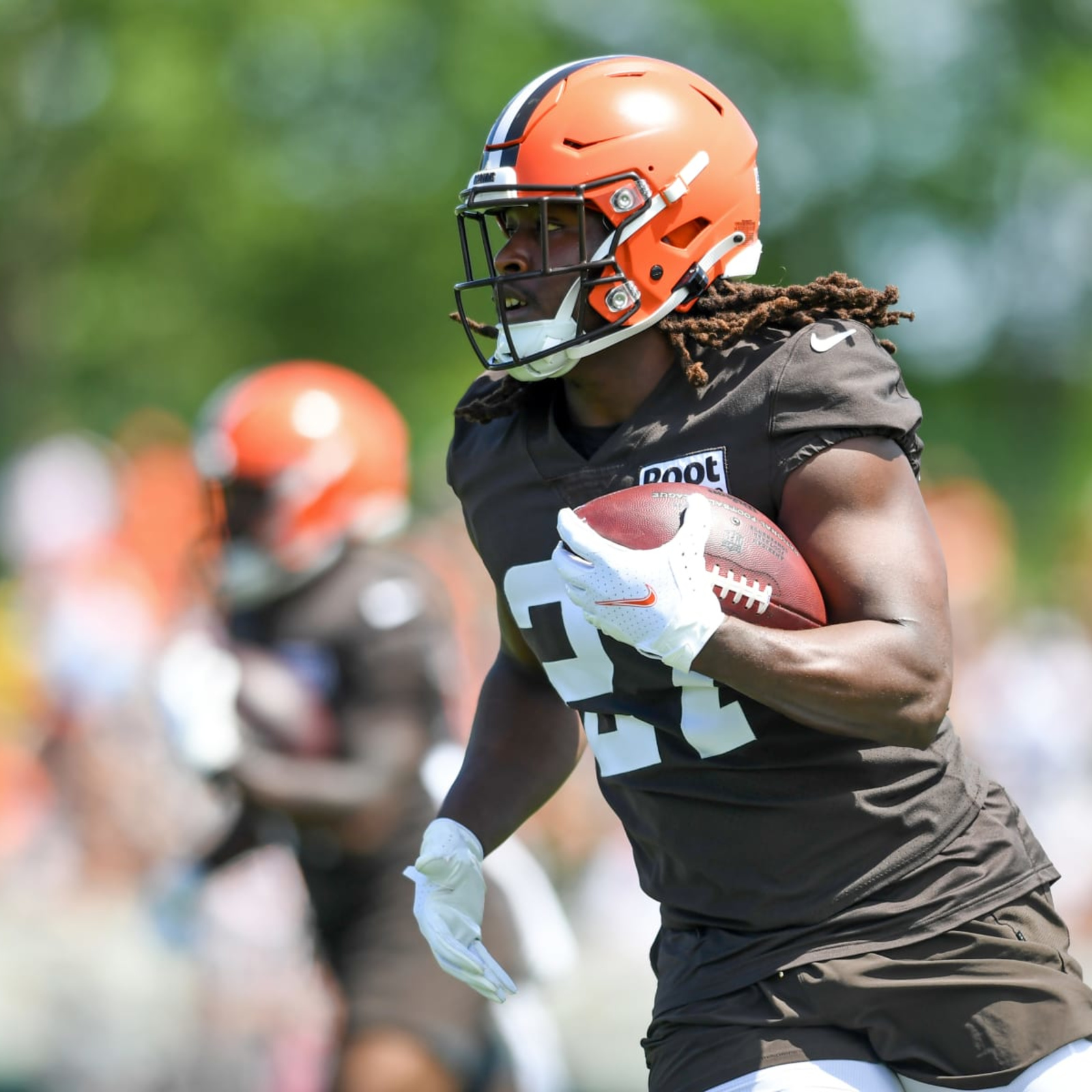 Browns hold workout with Kareem Hunt