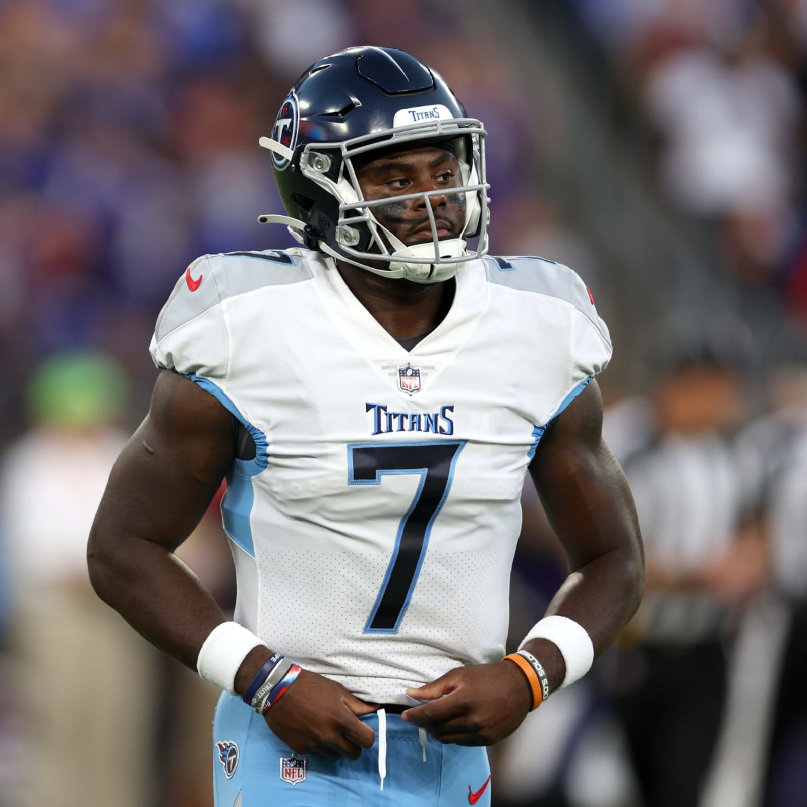 First preseason game shines spotlight on Titans QBs - Axios Nashville