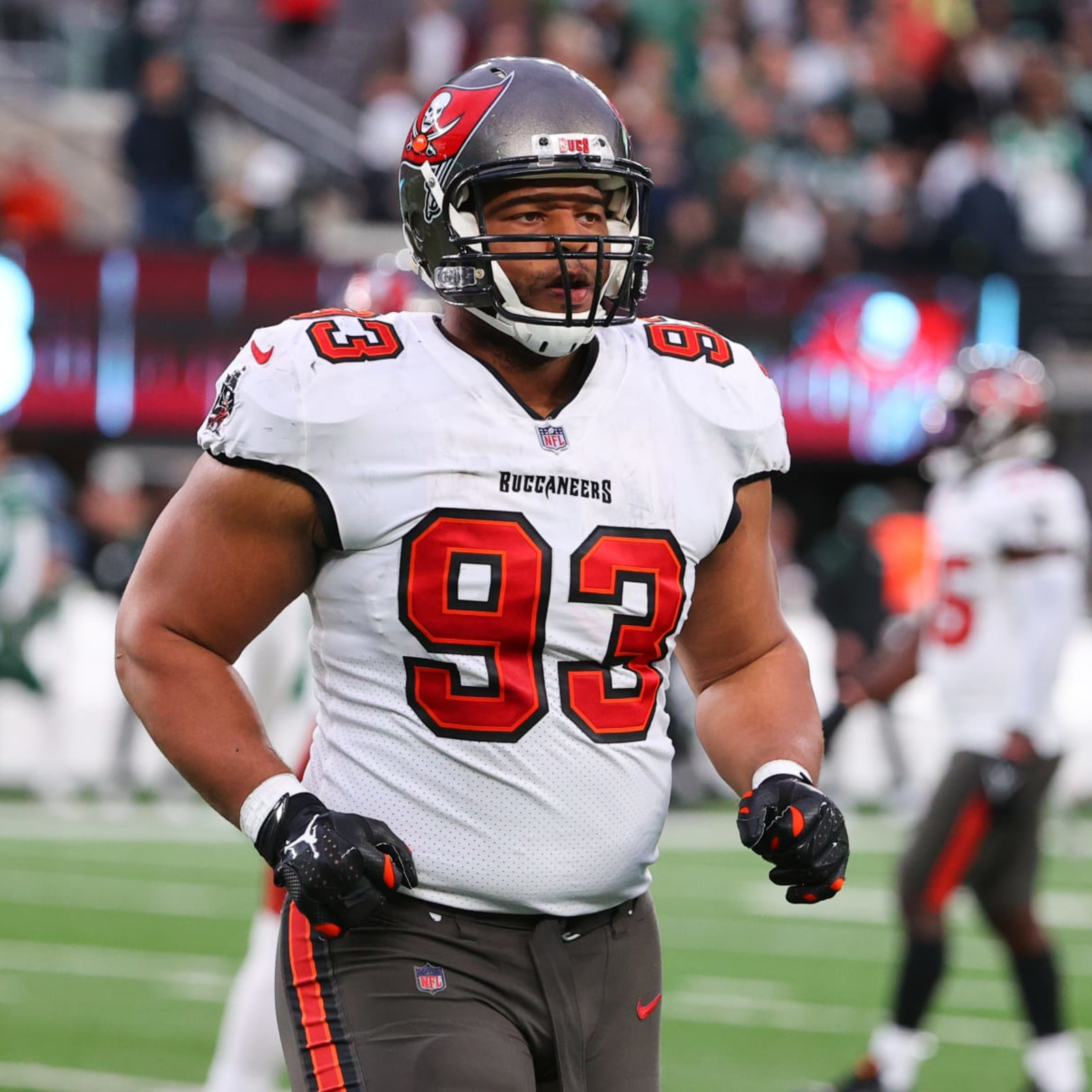 Browns Pursuing Buccaneers Defensive Tackle Ndamukong Suh