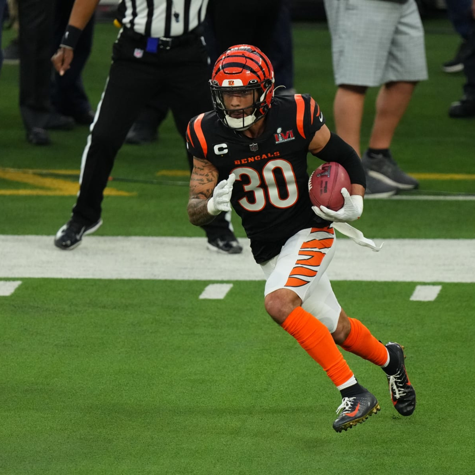 Report: Bengals Safety Jessie Bates III is Not Interested in Playing Under  Franchise Tag - Steelers Now