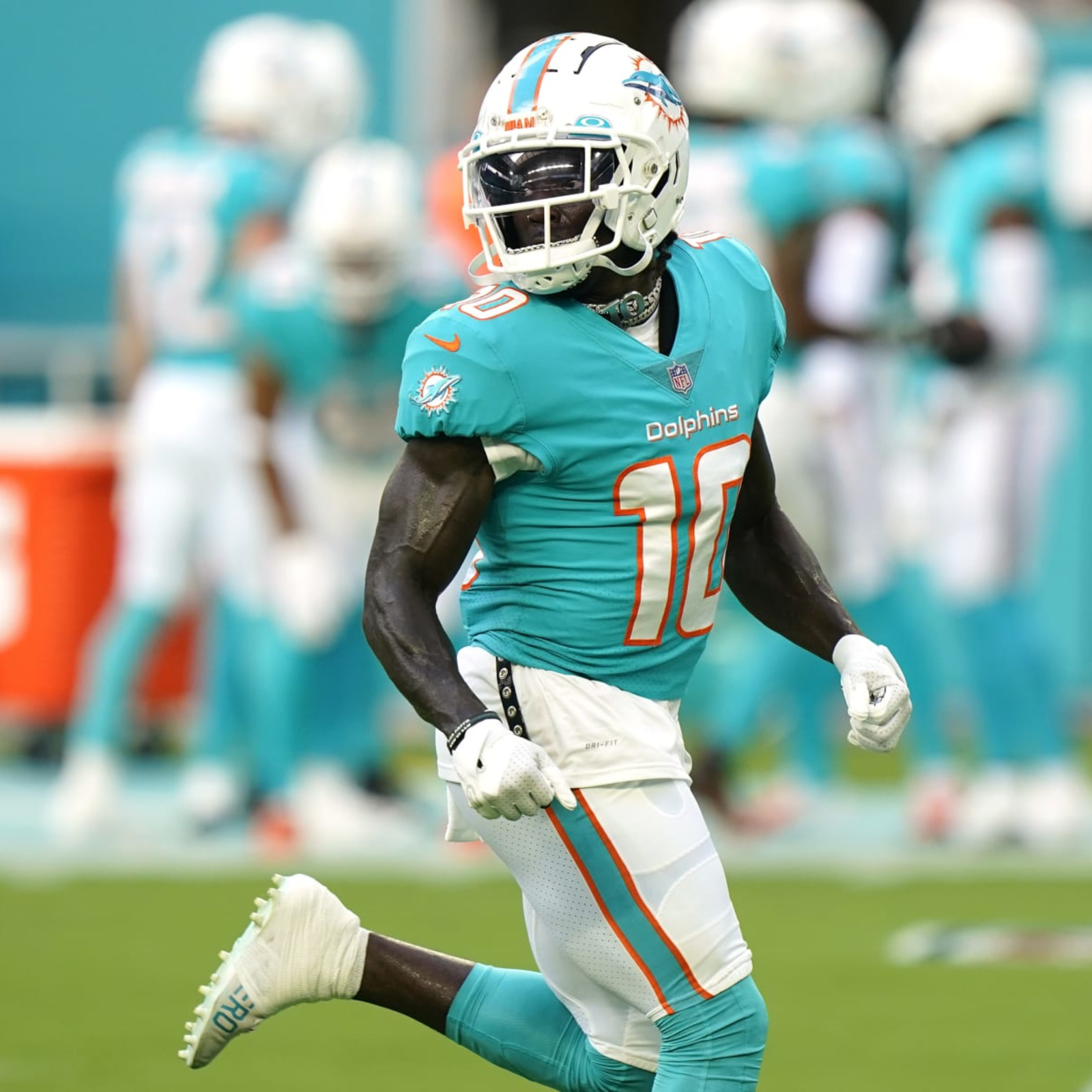 Miami Dolphins rework wide receiver Cedrick Wilson Jr.'s contract