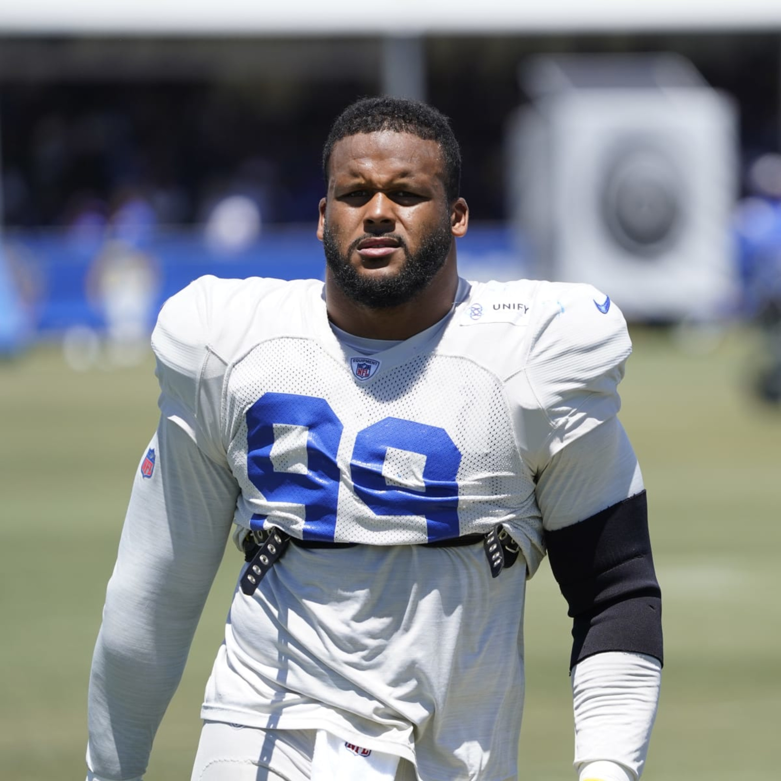 VIDEO: Aaron Donald swings helmets in fight between Bengals, Rams at joint  practice 