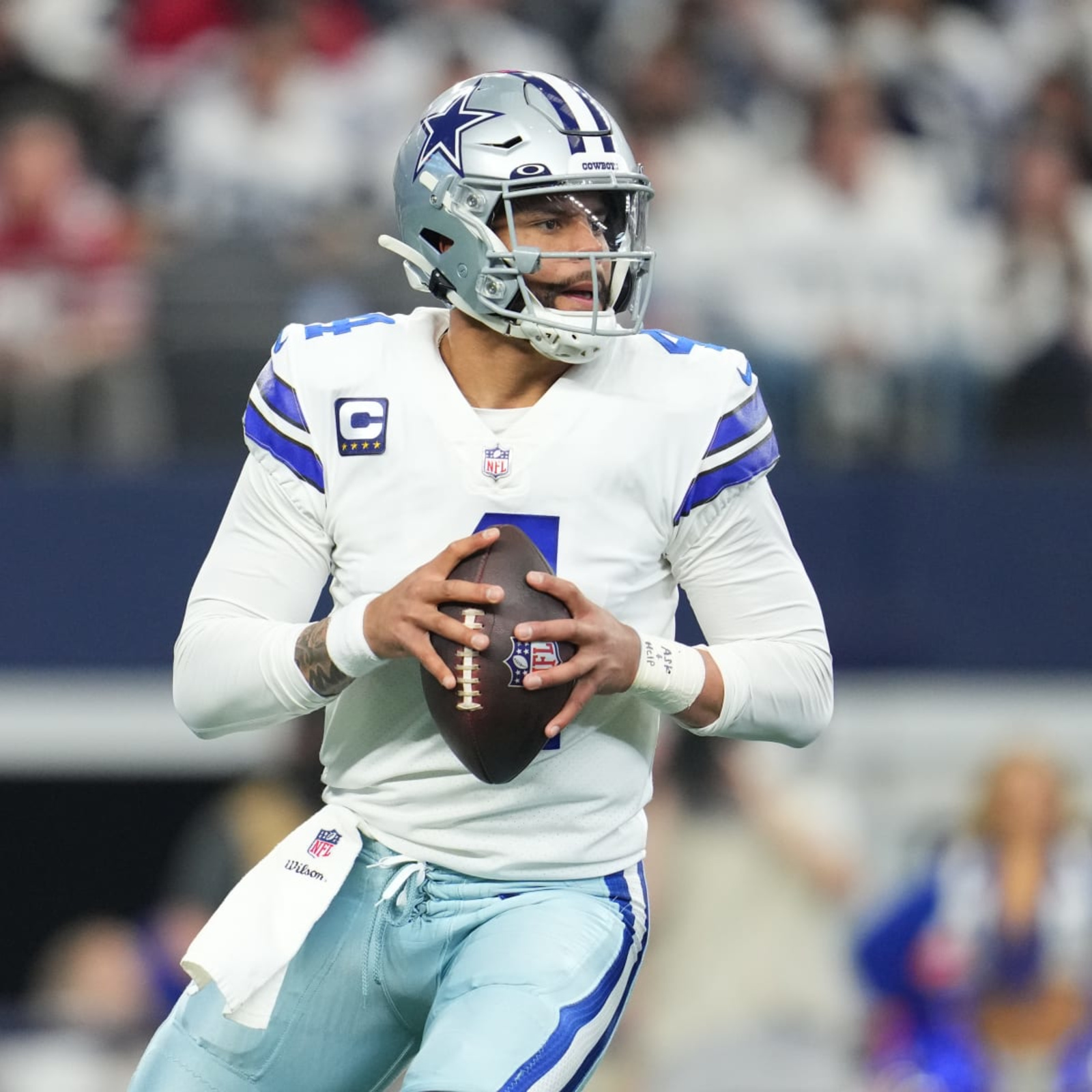 Dak Prescott, Ezekiel Elliott shine again as Cowboys top Bears