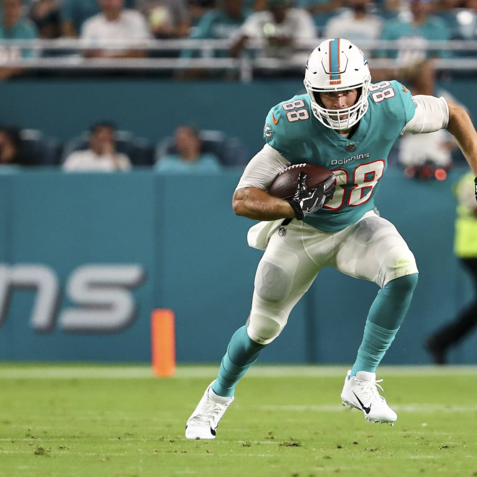 Dolphins' Chris Grier says Miami made no calls on Mike Gesicki's