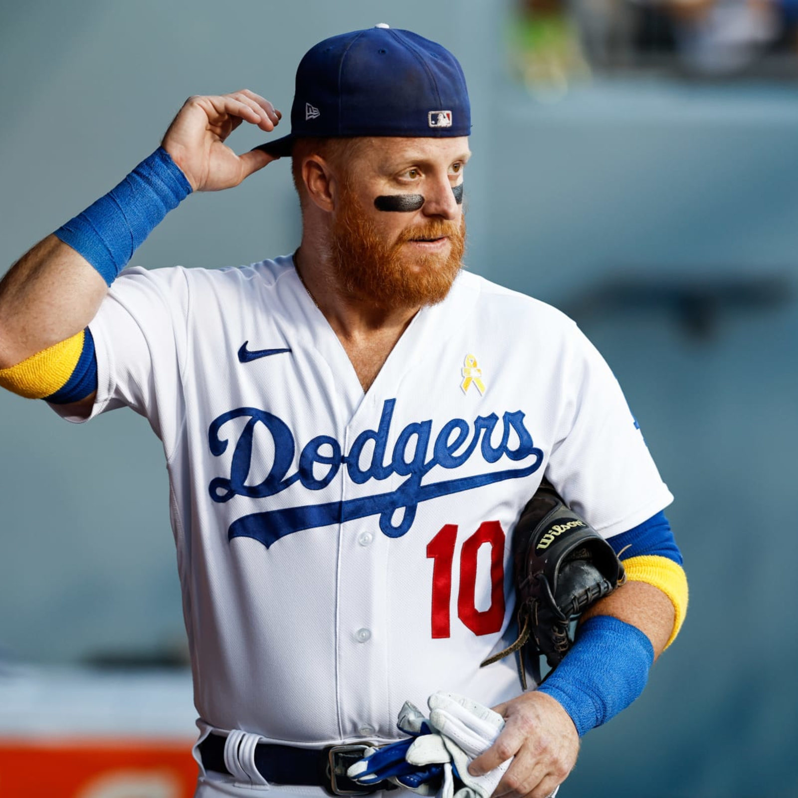 Thursday's MLB: Dodgers decline $16M club option on All-Star Justin Turner