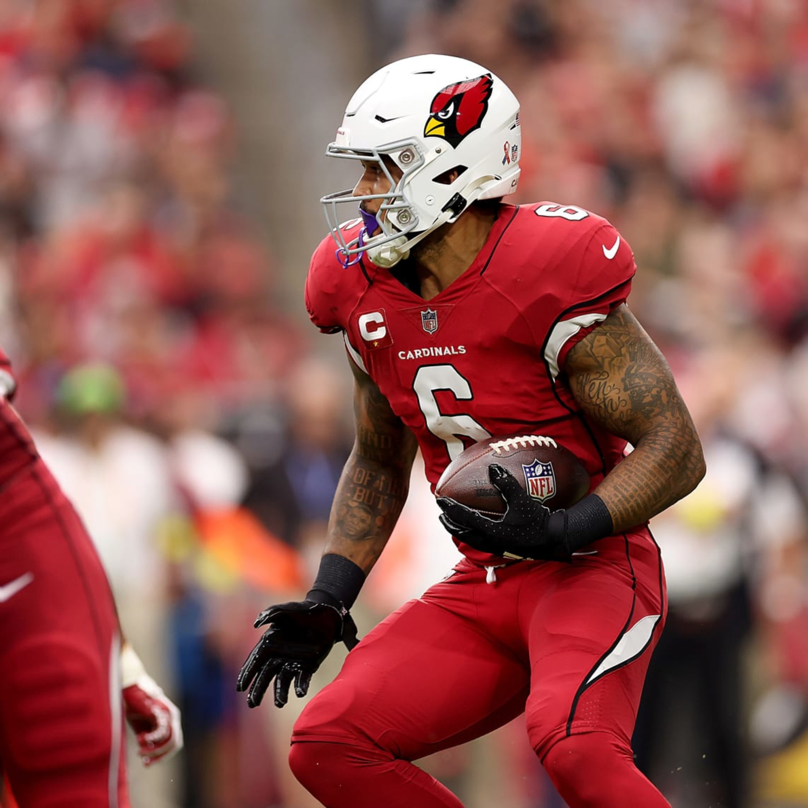 Cardinals RB James Conner exits game vs. Eagles with ribs injury