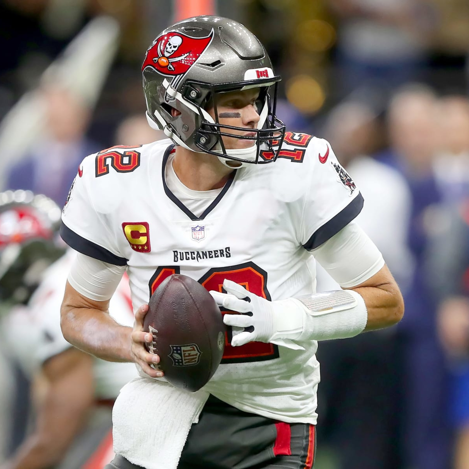 Tom Brady: Tampa Bay Buccaneers quarterback's 'last' touchdown ball sells  at auction for $129k, NFL News