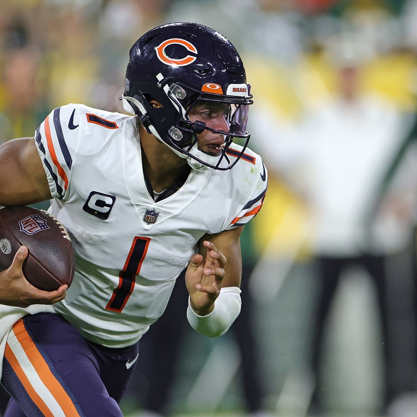 Bears QB Fields has X-rays on left shoulder following loss