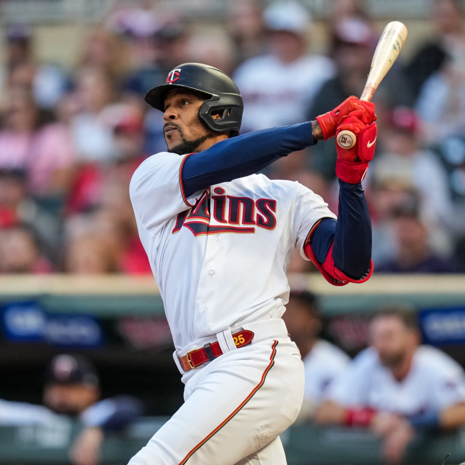 Byron Buxton's knee lands him on bench, not injured list – Twin Cities