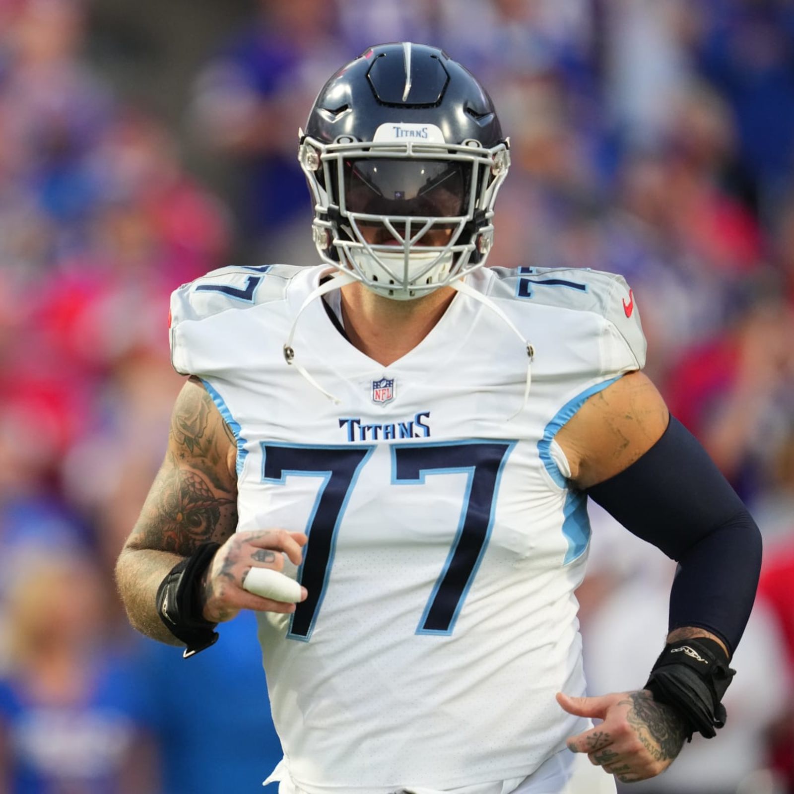 Taylor Lewan teases Pittsburgh move amid potential Titans exit