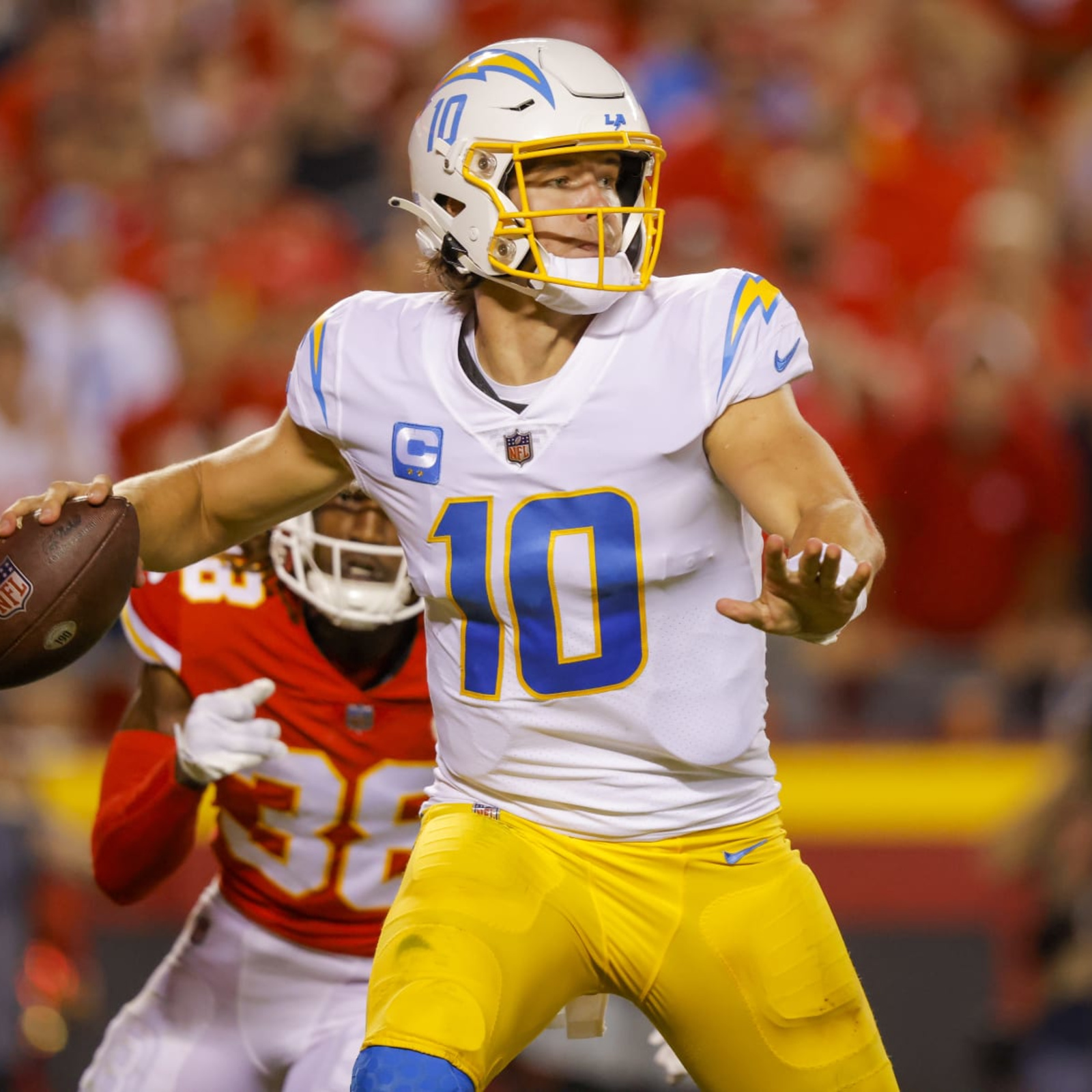 Chargers' Justin Herbert undergoes shoulder surgery, QB to miss