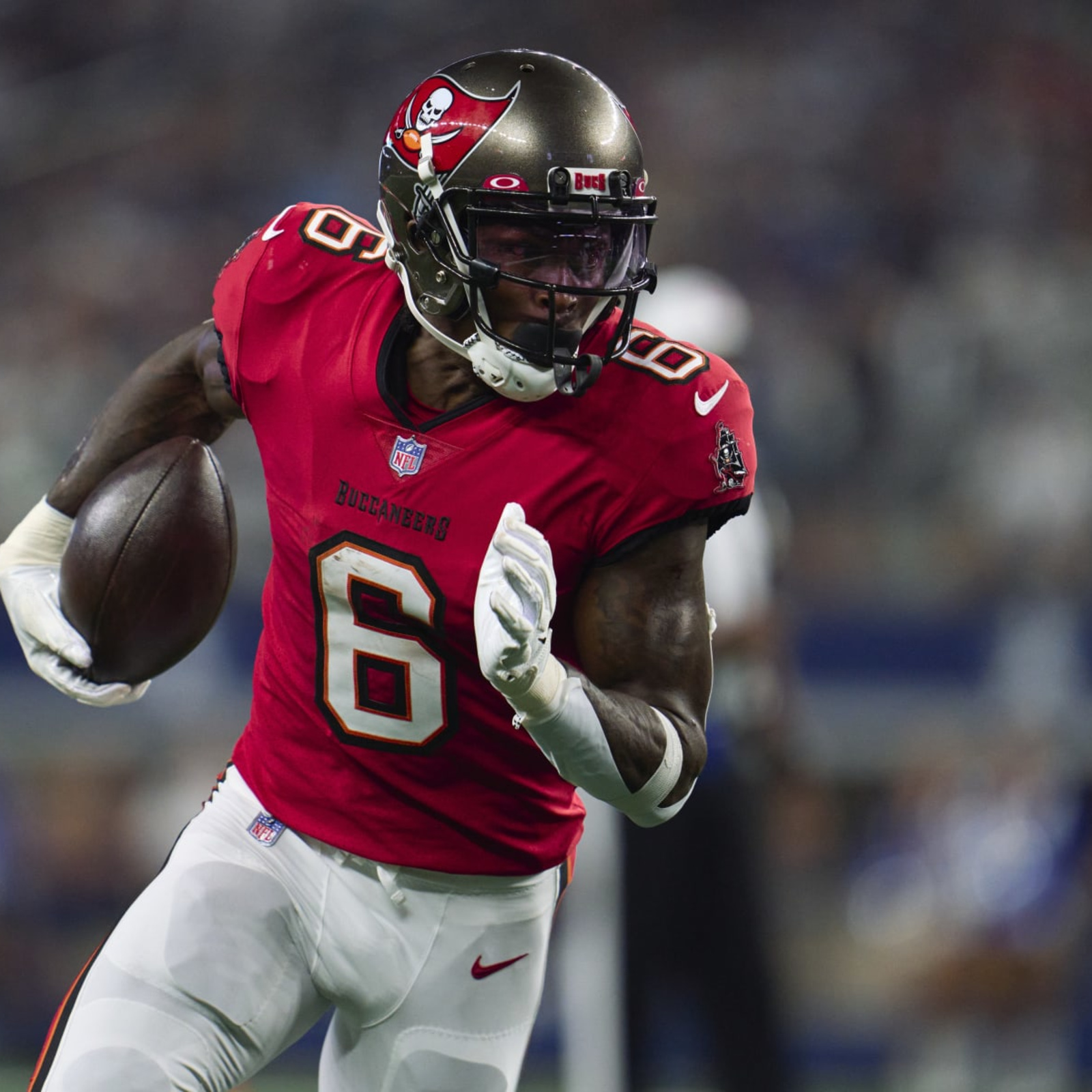 Bucs vs. Falcons inactives: What NFL injury report says and who is not  playing in Week 18 - DraftKings Network