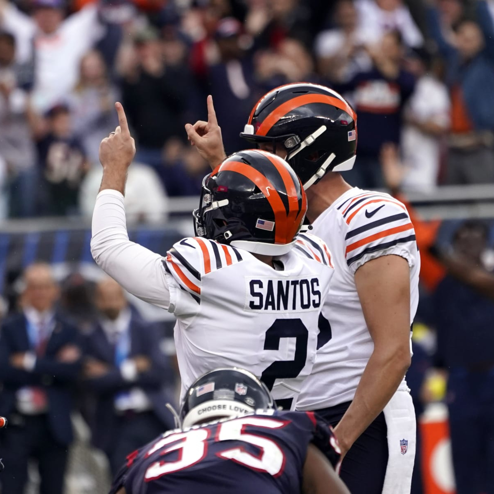 Khalil Herbert & Chicago Bears run game save Justin Fields in win over  Texans