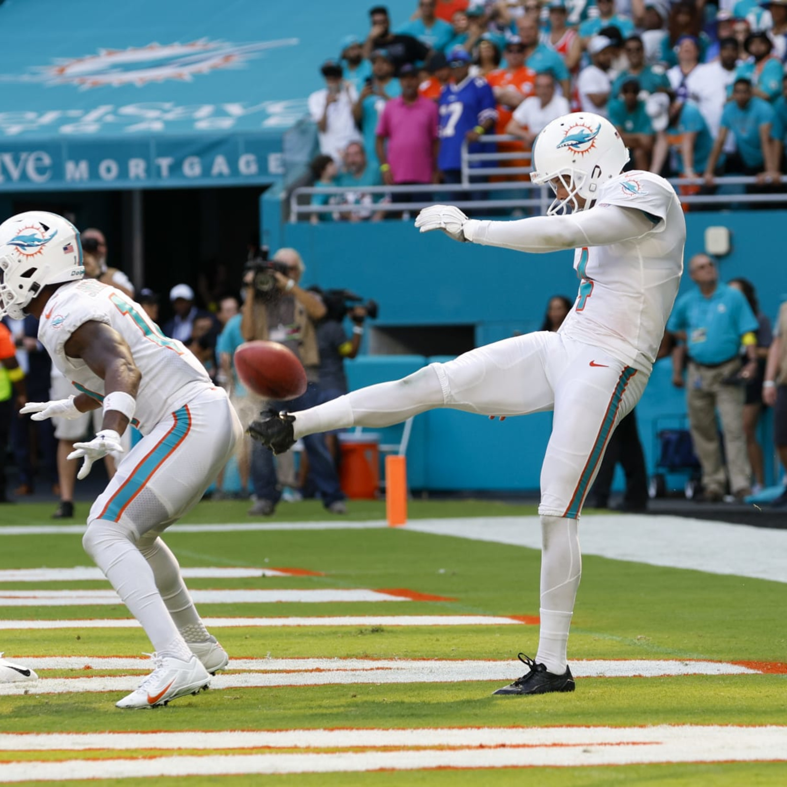 Fumblr: the most beautiful Dolphins fan in the world 