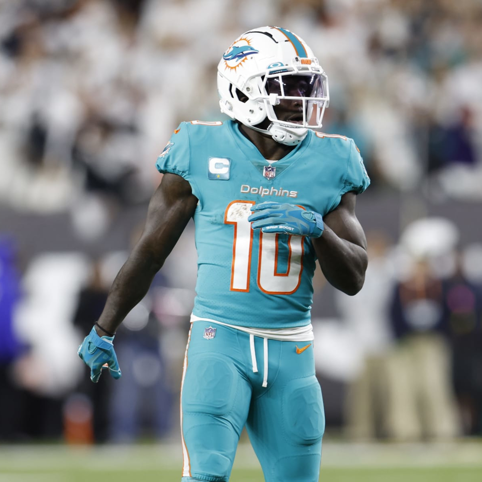 Miami Dolphins' Tyreek Hill calls out Cincinnati Bengals' Eli