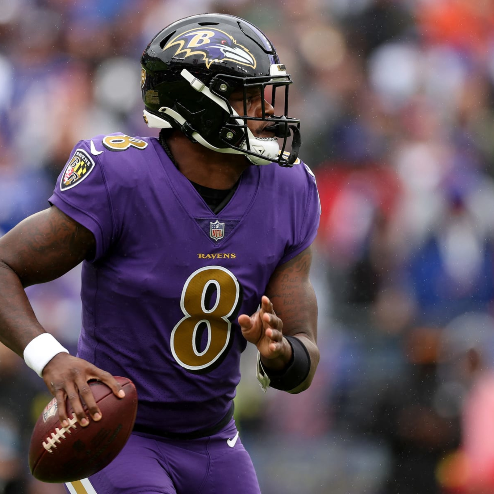 Baltimore Ravens, Lamar Jackson shake off sluggishness to roll past Bucs,  20-12 