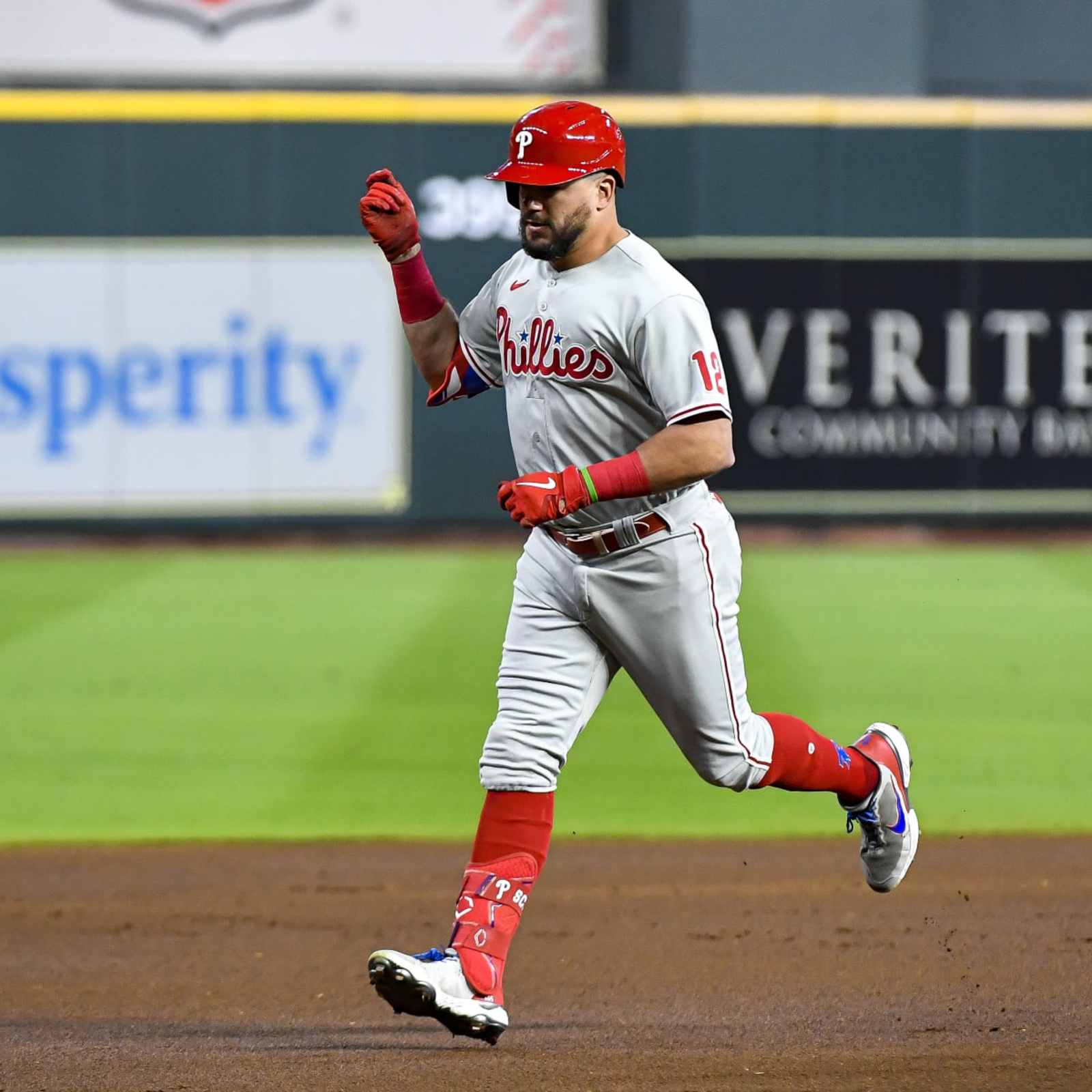 Phillies top Bucs, clinch NL wild-card berth, head to postseason