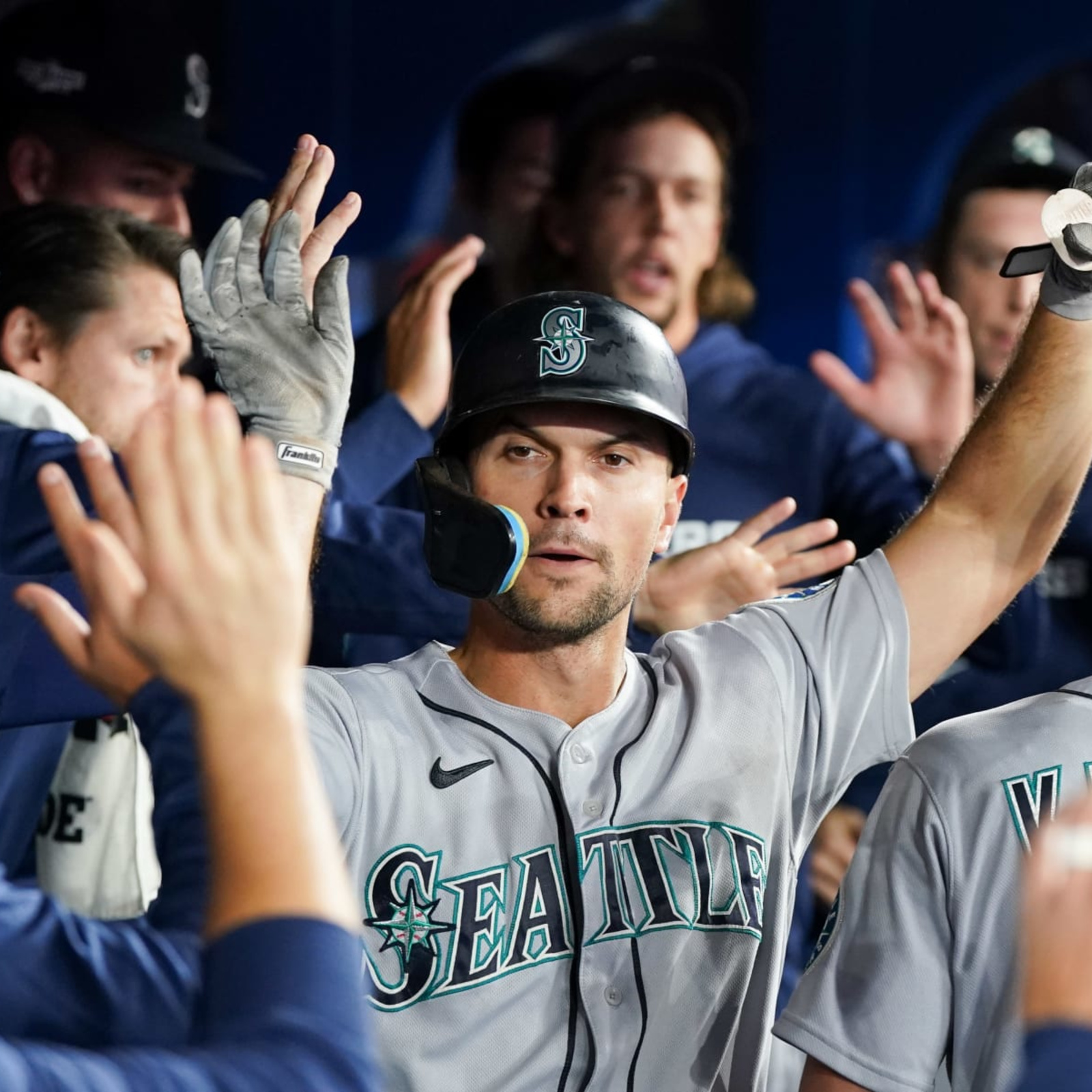 Mariners Stun The Blue Jays With Shocking Comeback: Fans React