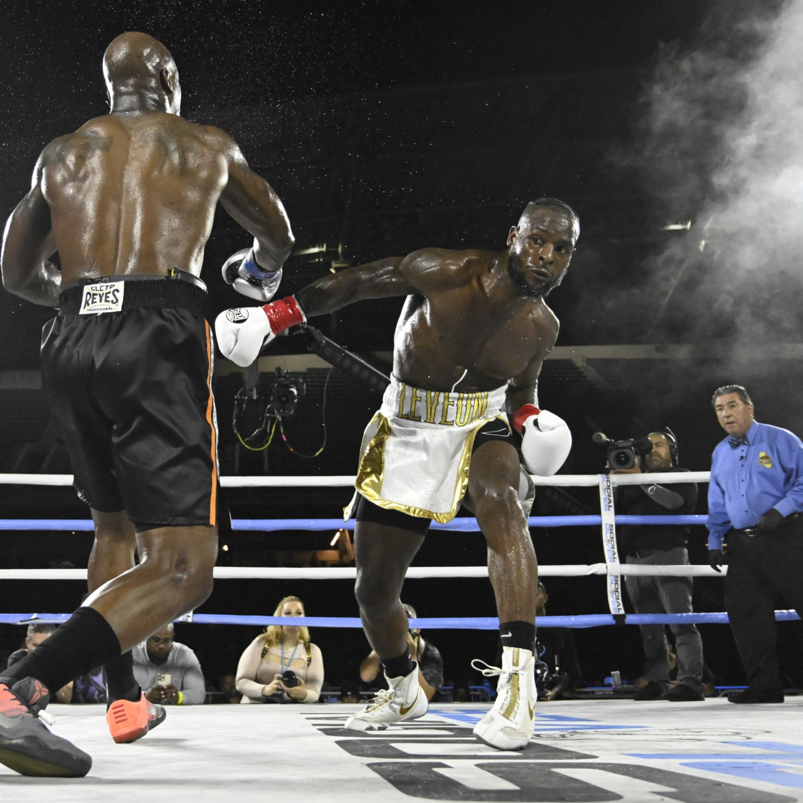 Le'Veon Bell Handily Loses Pro Boxing Debut - Steelers Depot