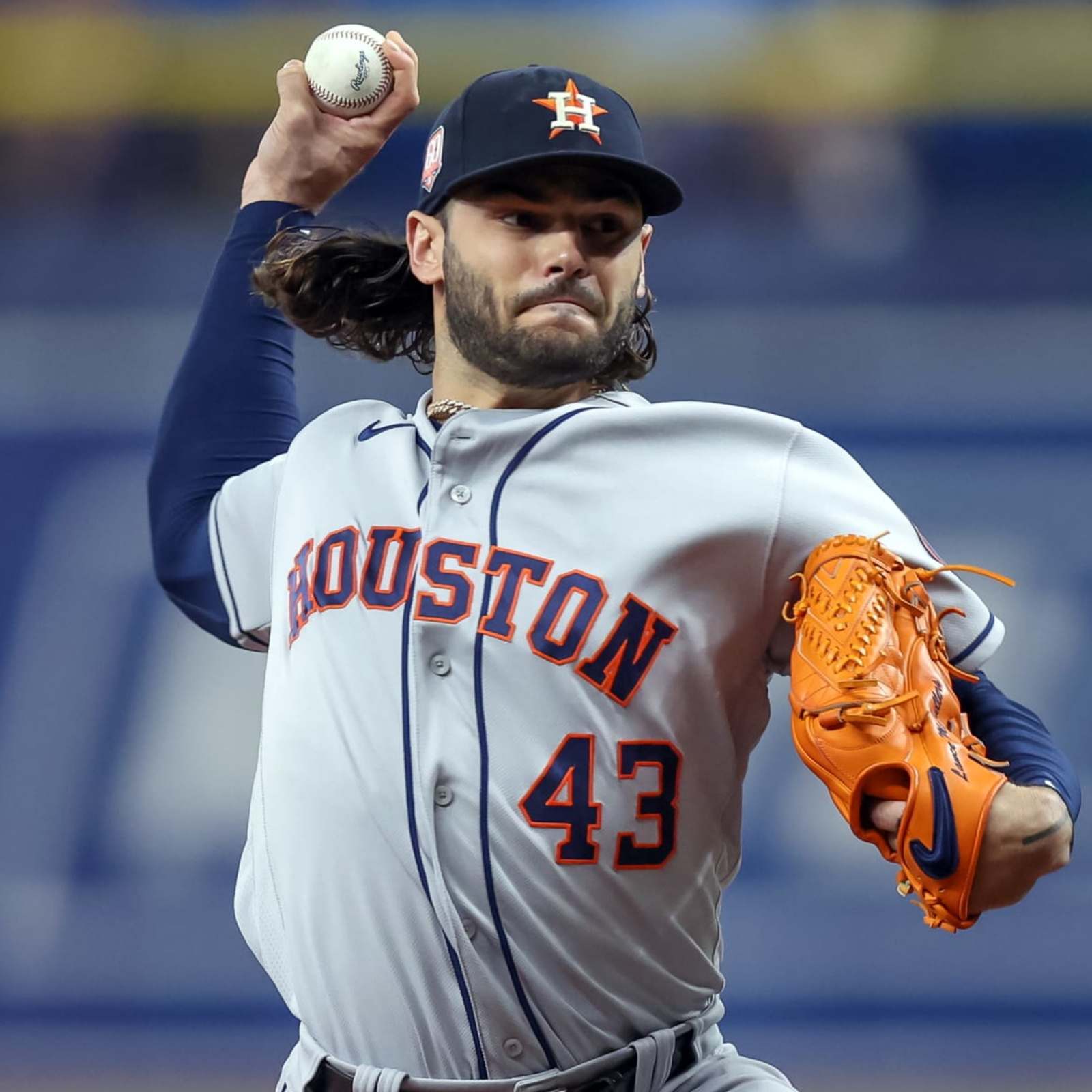 Astros' Luis Garcia exits start with right elbow discomfort
