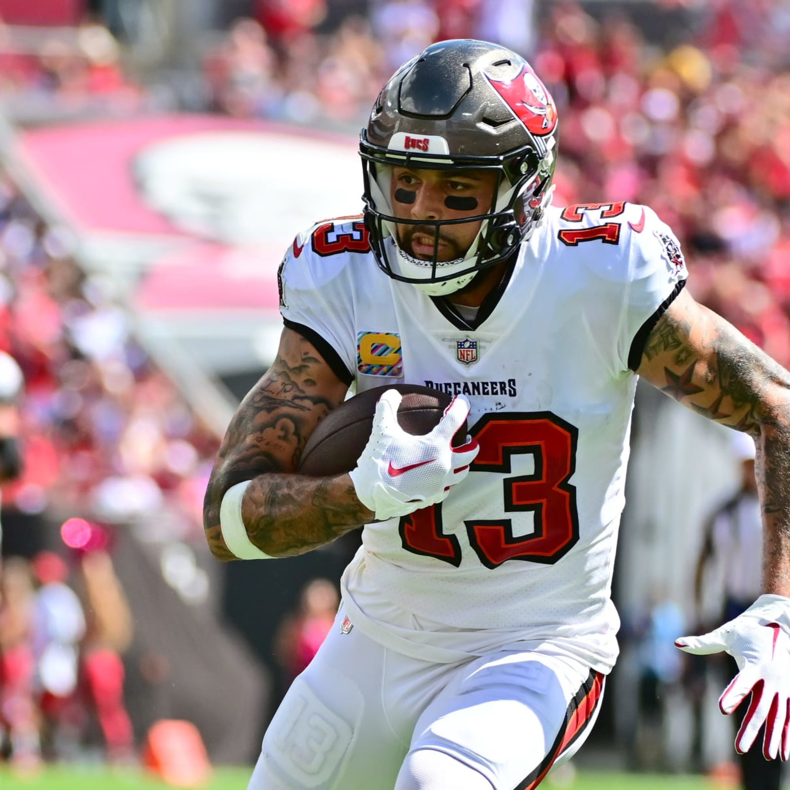 Bucs WR Mike Evans Drills Marshon Lattimore During Massive Bucs